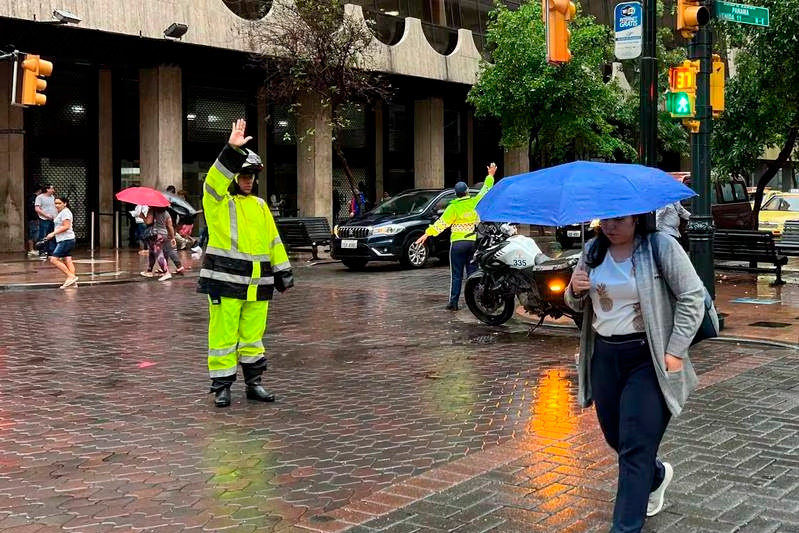 La lluvia que cayó durante nueve horas en Guayaquil equivale a 85 edificios The Point