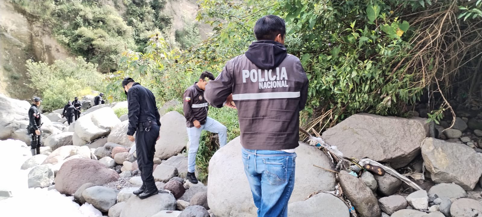 El cuerpo de Hernán Mendoza fue hallado a orillas del río Guayllabamba, Quito