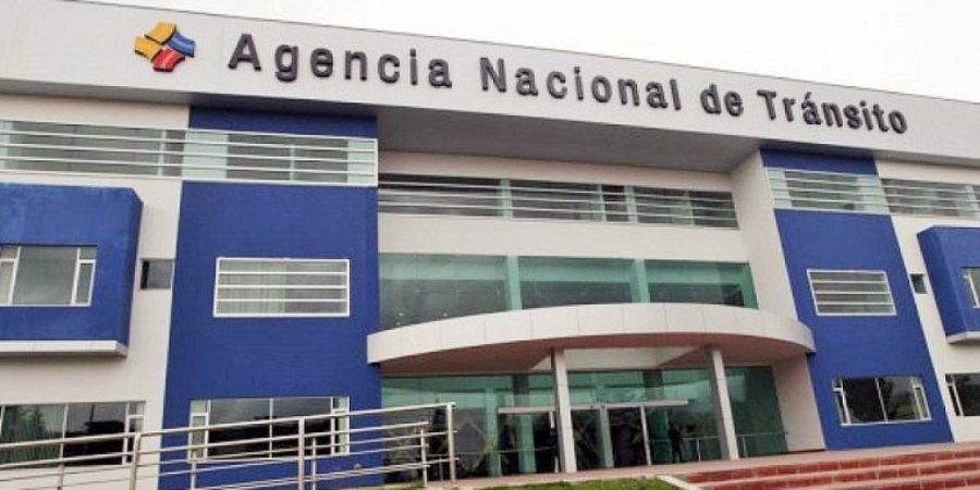 Fiscalía allana oficinas de la ANT en Quito y Santo Domingo por presunta delincuencia organizada