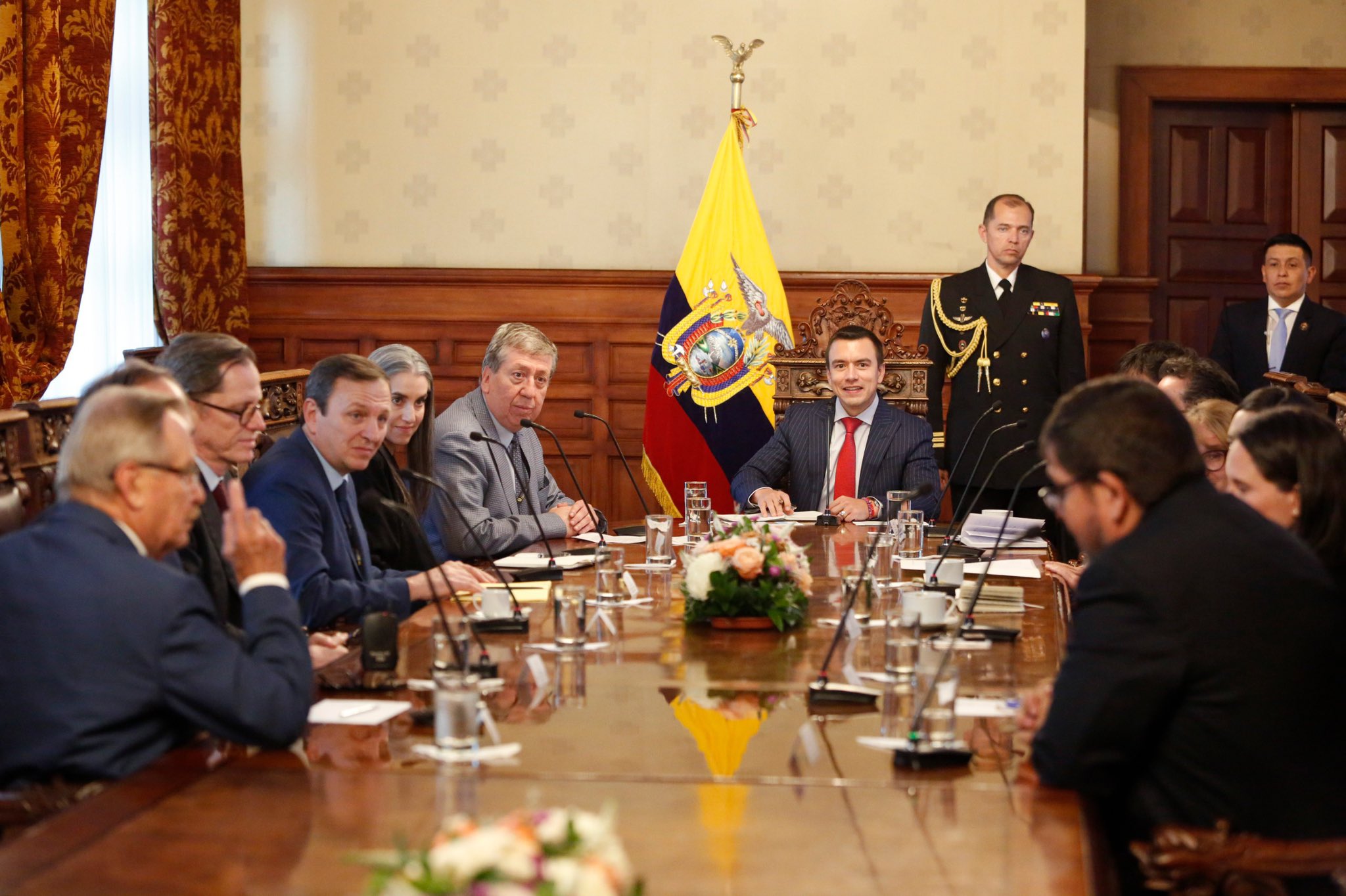 Noboa se compromete a defender la libertad de expresión tras firmar Declaración de Chapultepec