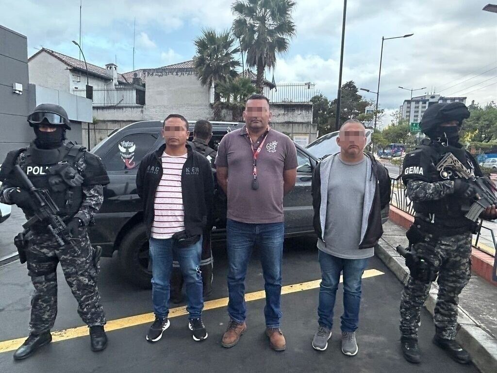 Tres militares fueron capturados con $ 100.000 en Quito, estarían vinculados a grupo terrorista