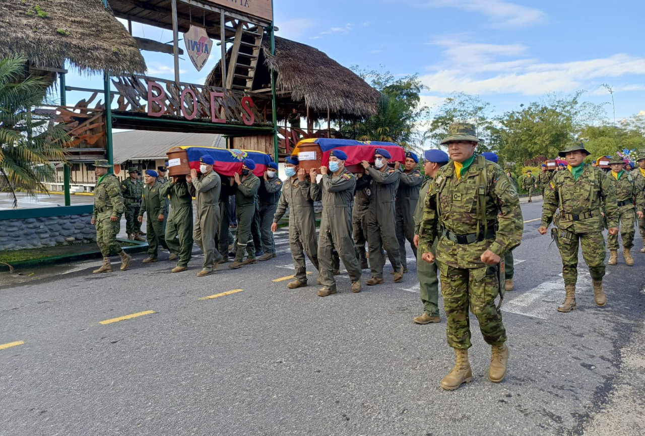 Cuerpos de cuatro militares víctimas de accidente aéreo en Pastaza fueron llevados a dos ciudades del país