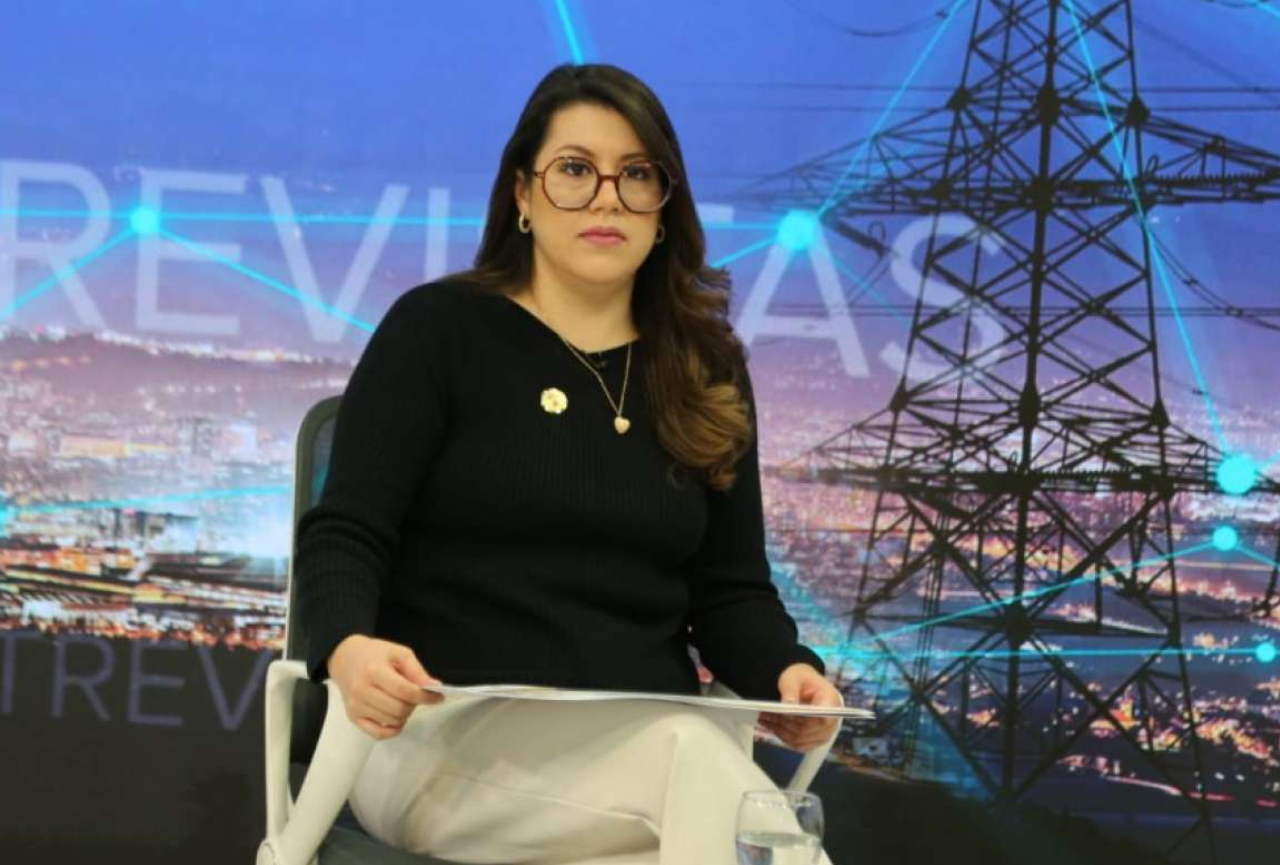La exministra de Energía Andrea Arrobo y otros 21 altos funcionarios fueron denunciados por posible sabotaje