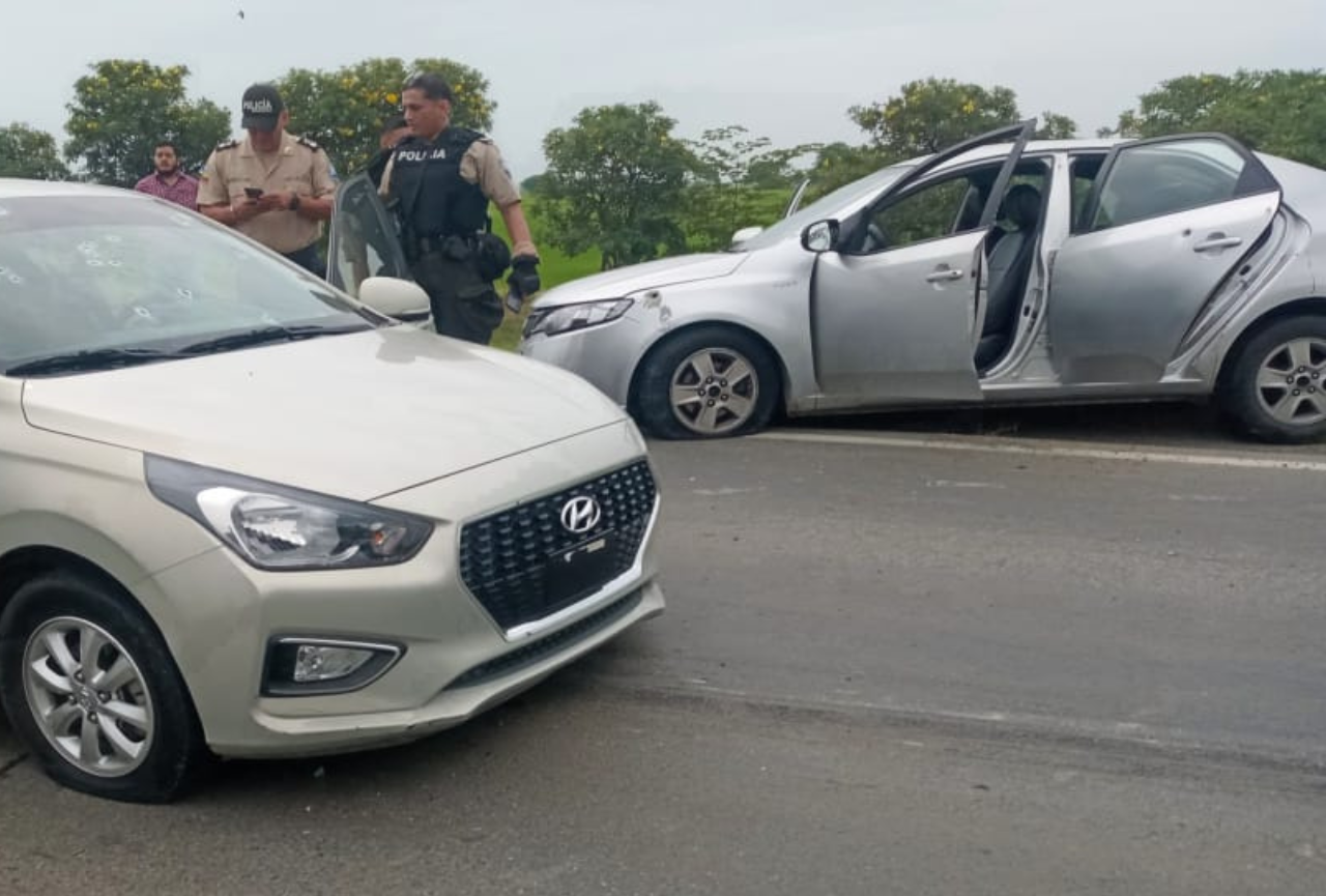 Dos policías asesinados y dos heridos deja ataque a balazos y con una granada en la vía a Samborondón