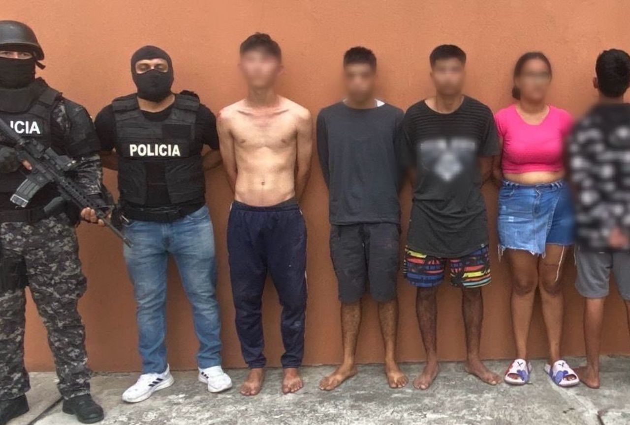 La Policía rescata una mujer que fue secuestrada en Manta, Manabí; hay 8 personas aprehendidas