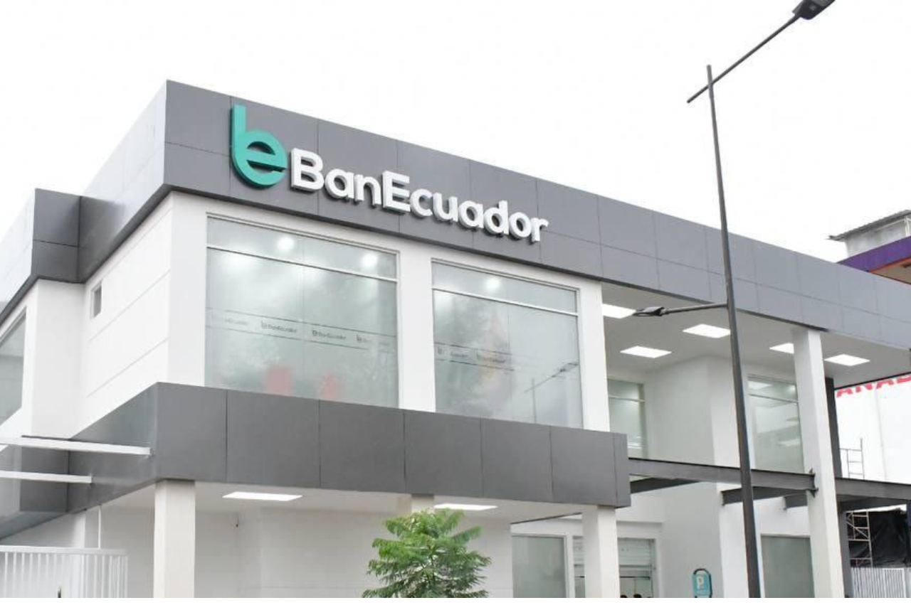 Gerente de Banecuador en Sucumbíos es detenida  por presuntamente entregar bonos de forma ilegal
