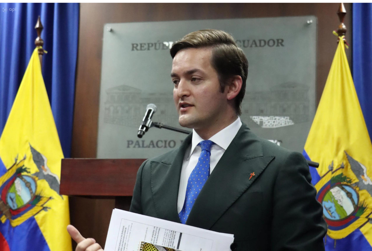 Esteban Torres: Una alianza de tres partidos de la Asamblea le declaró la guerra al Gobierno de Noboa