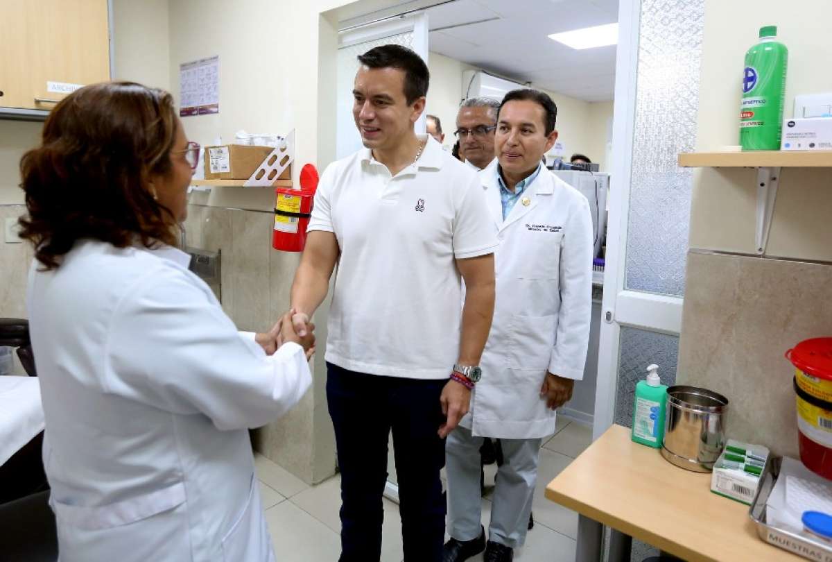 El presidente Noboa dispone asignación urgente de más de $ 100 millones para el sector de la salud