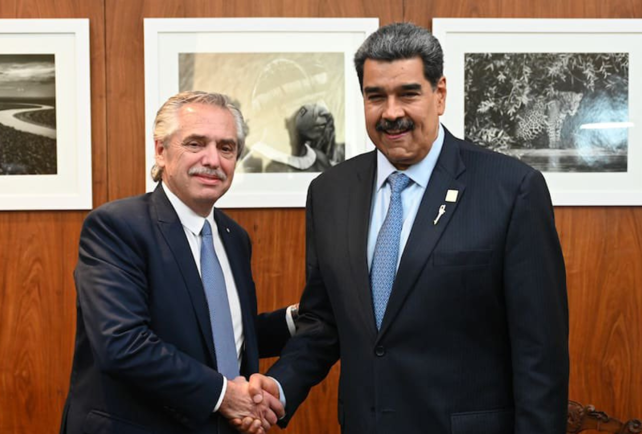Gobierno de Venezuela le ordenó a Alberto Fernández desistir entrar al país como veedor electoral