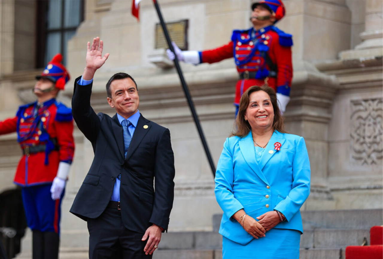 Noboa participa en el Encuentro Presidencial y XV Gabinete Binacional en Perú