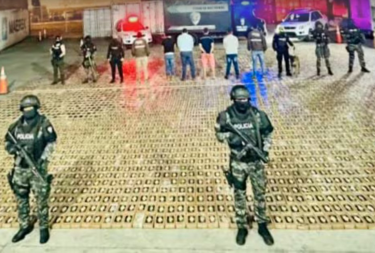 La Policía decomisa seis toneladas de droga en un contenedor en Guayaquil, valorada en $ 250 millones