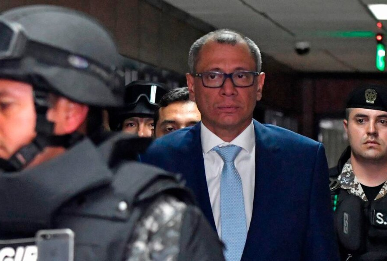 Exjuez es llamado a juicio por prevaricato luego de restituir derechos políticos a Jorge Glas