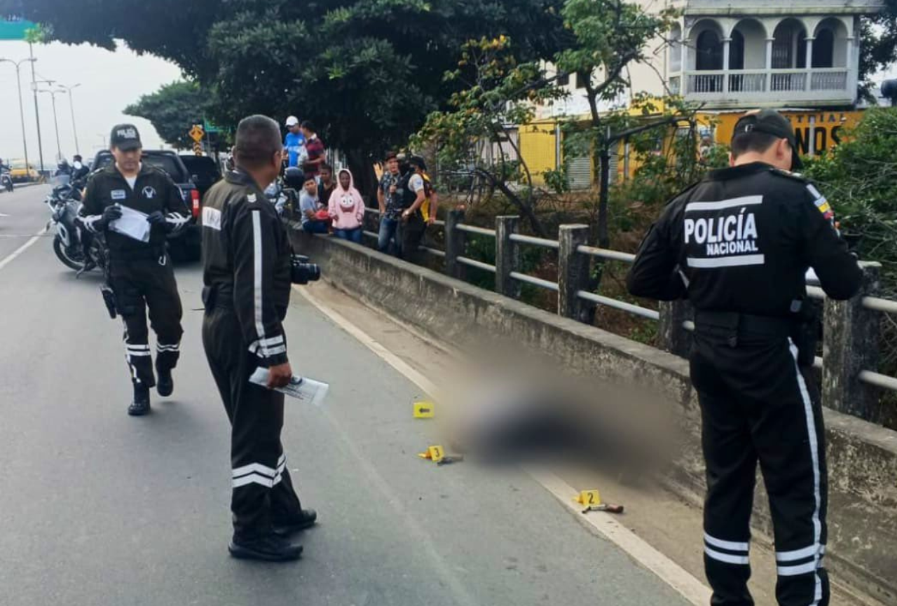Delincuente fue abatido por la Policía luego de robar al interior de un bus en Guayaquil
