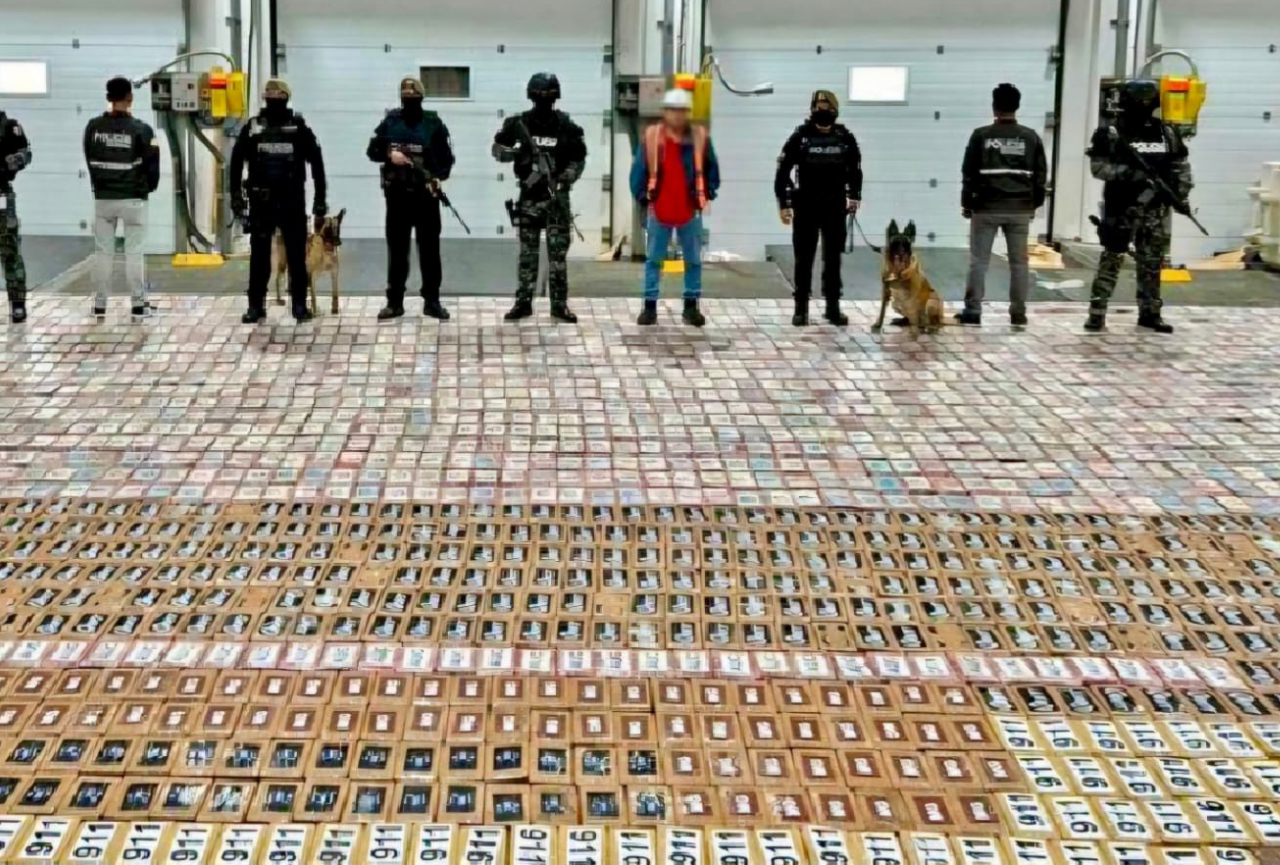 Otro duro golpe al narcotráfico: La Policía decomisa seis toneladas de droga en Posorja, Guayas