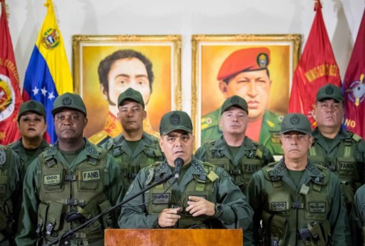 Ministro de Defensa de Venezuela: «Estamos en presencia de un golpe de Estado»