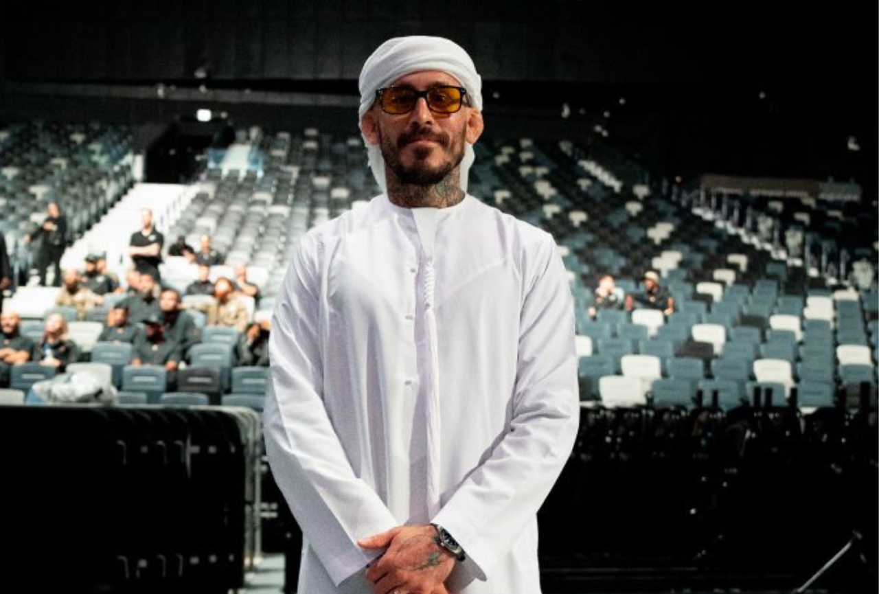 La vestimenta que utilizó Chito Vera en el careo ante  Figueiredo previo a la pelea en Abu Dhabi