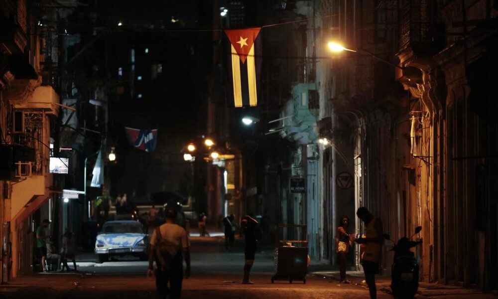 Cuba enfrenta una crisis energética prolongada y de difícil solución; hasta 20 horas diarias sin luz