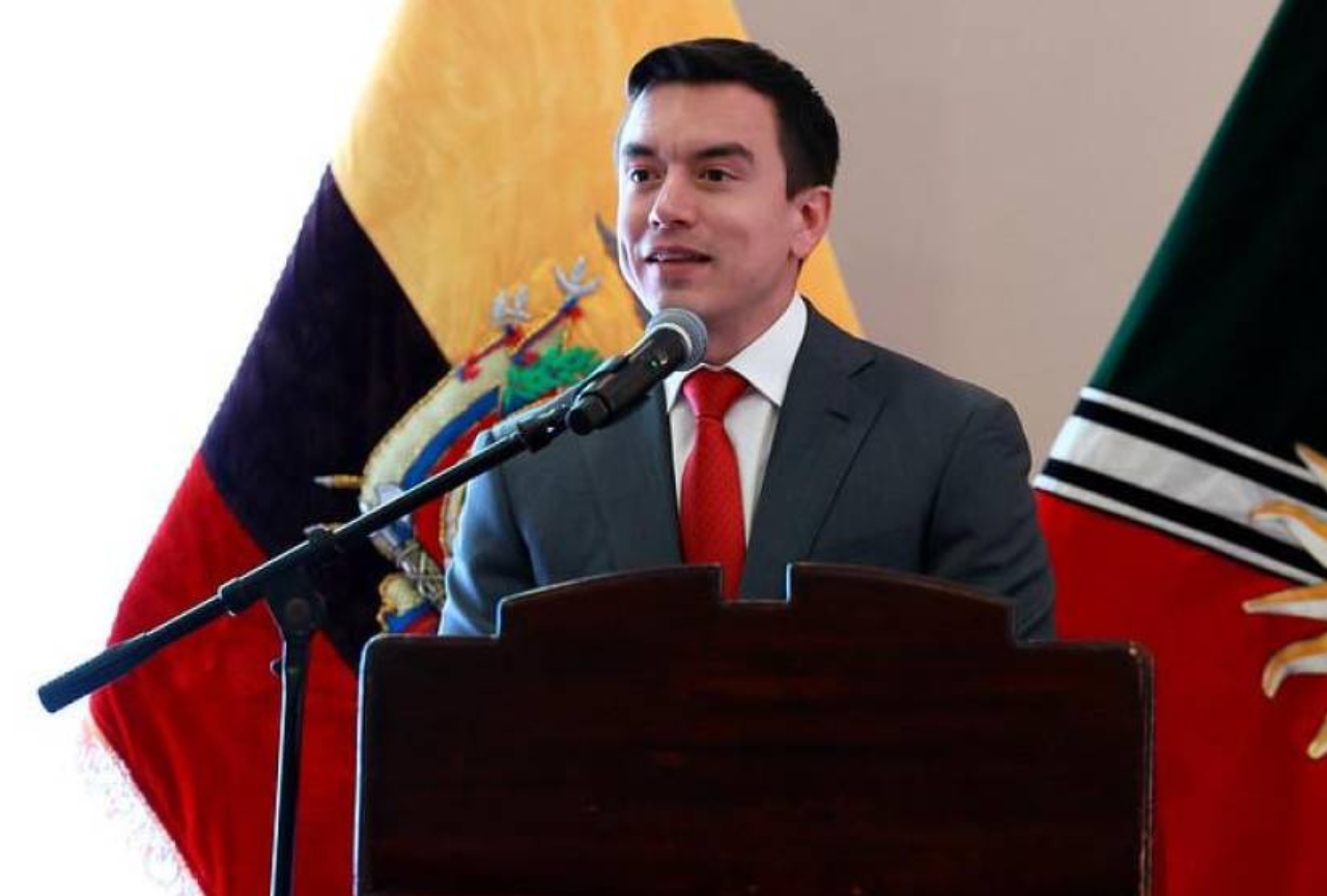 Los cinco requisitos para acceder a los $ 400 que entregará Daniel Noboa a los jóvenes durante meses