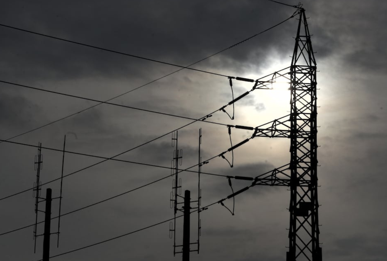 Los cortes de luz se mantendrán de 6 a 7 horas diarias en Ecuador hasta el domingo 01 de diciembre