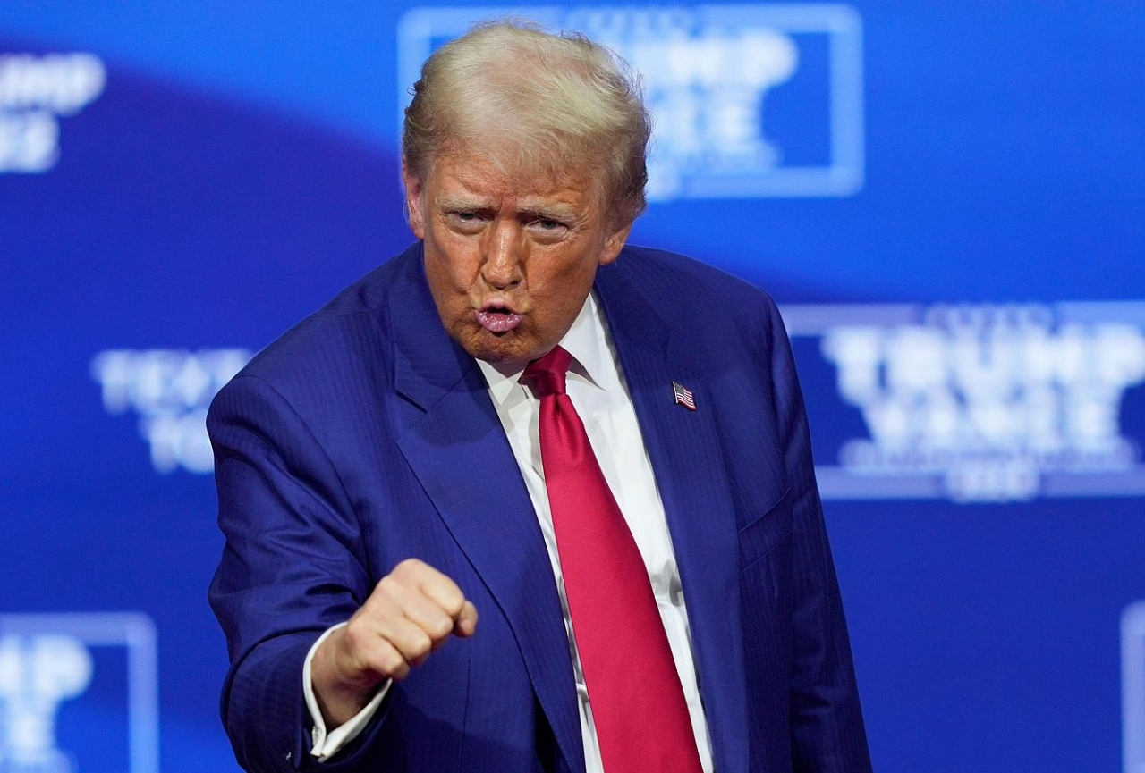 Trump impondrá aranceles del 25% a productos de México y Canadá hasta detener la «invasión» de drogas y de «migrantes ilegales»