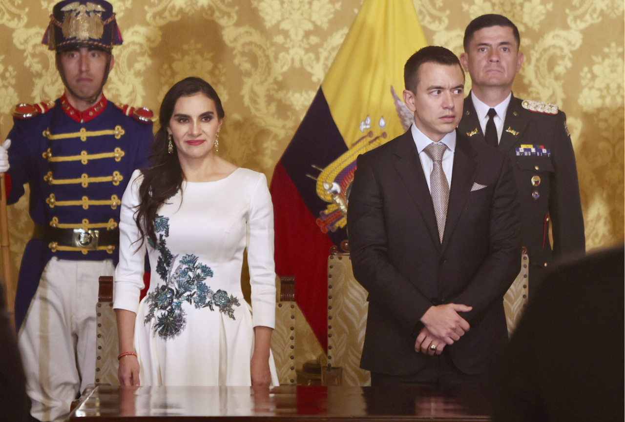 «Lo honorable hubiese sido, si es que estaba en desacuerdo con este Gobierno, renunciar»: Noboa sobre Abad