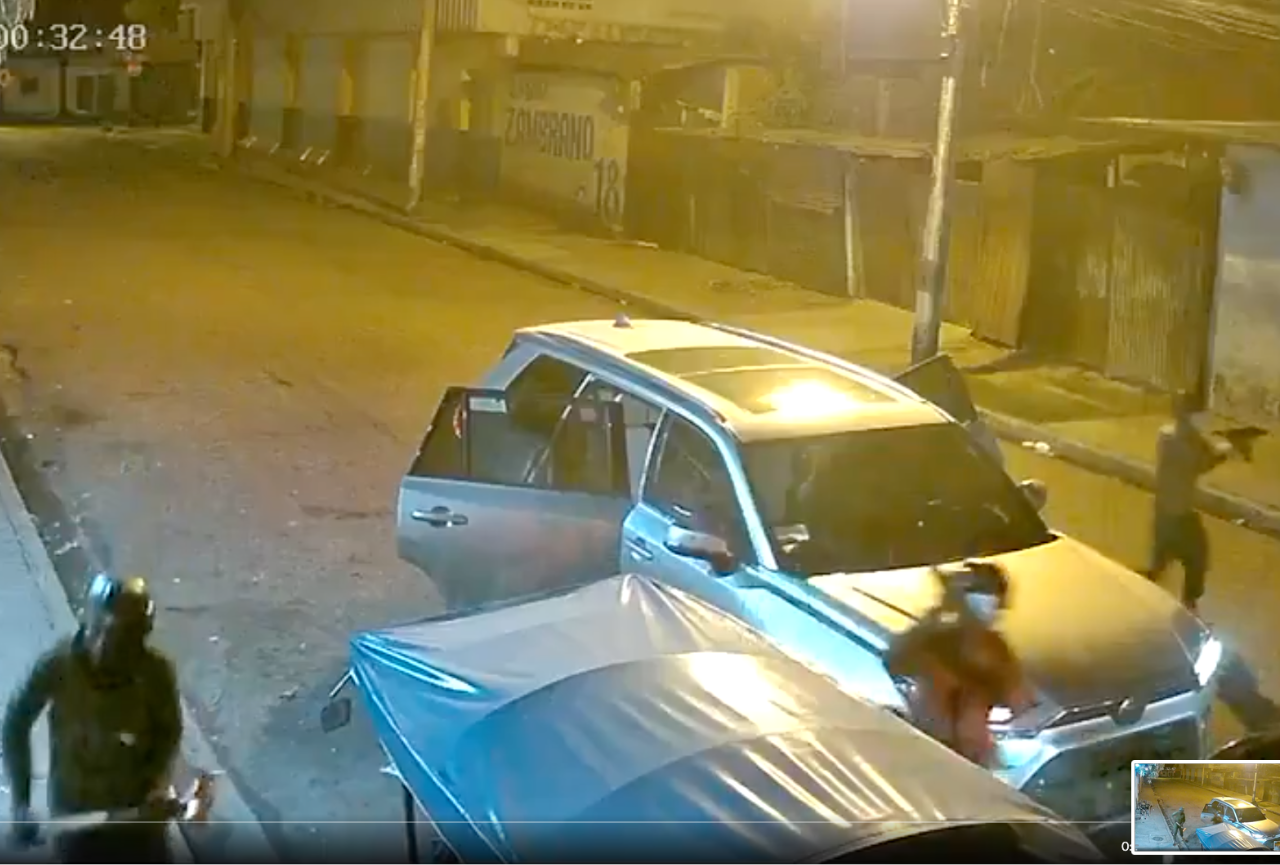Sicarios vestidos con uniforme militar asesinaron a una persona y dejaron herida a otras dos en Guayaquil