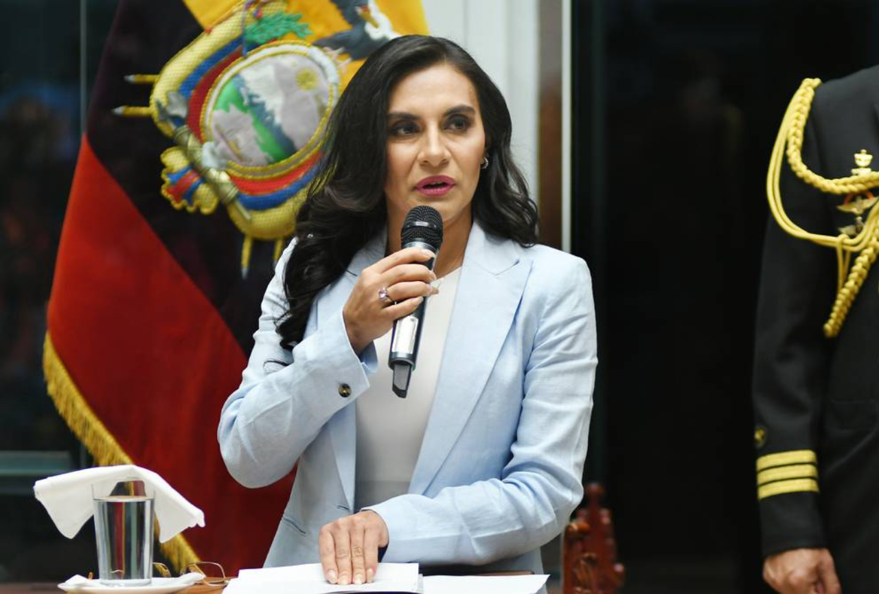 Los escenarios que podría enfrentar Verónica Abad si no acata las funciones asignadas por el presidente Noboa