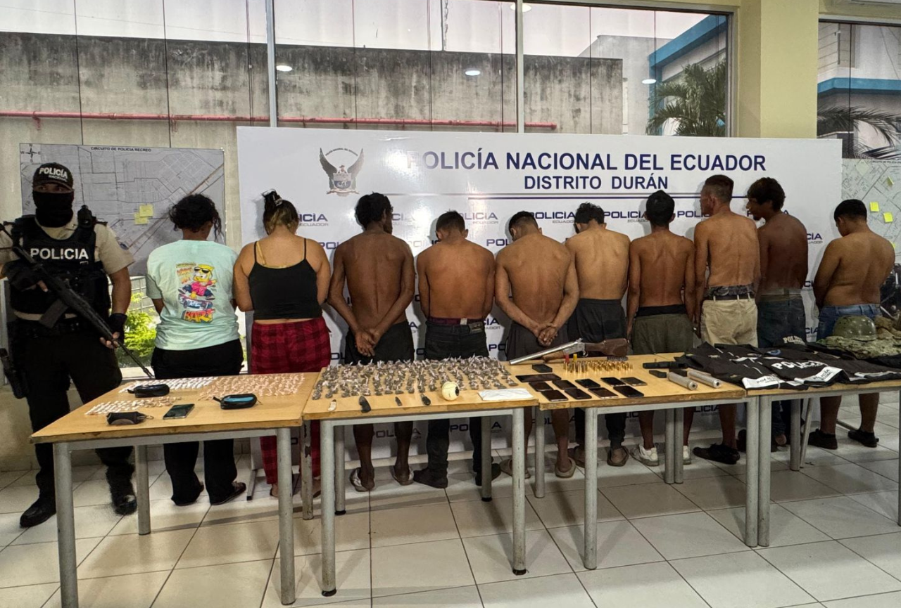 La Policía da duro golpe a la delincuencia en Durán: 10 detenidos en varios allanamientos en la ciudad