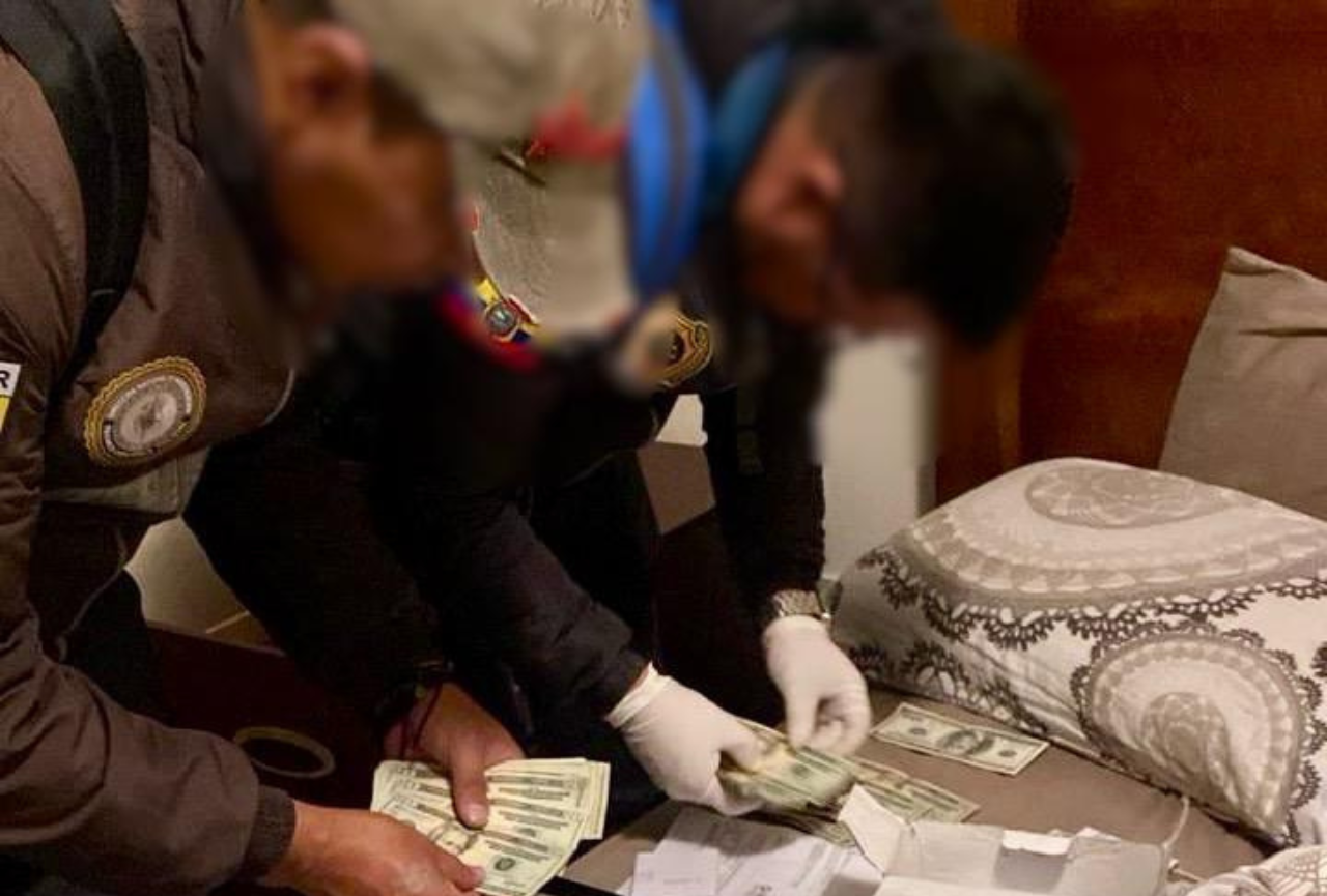 La Fiscalía realizó varios allanamientos por presuntos actos de corrupción en el Ministerio de Economía