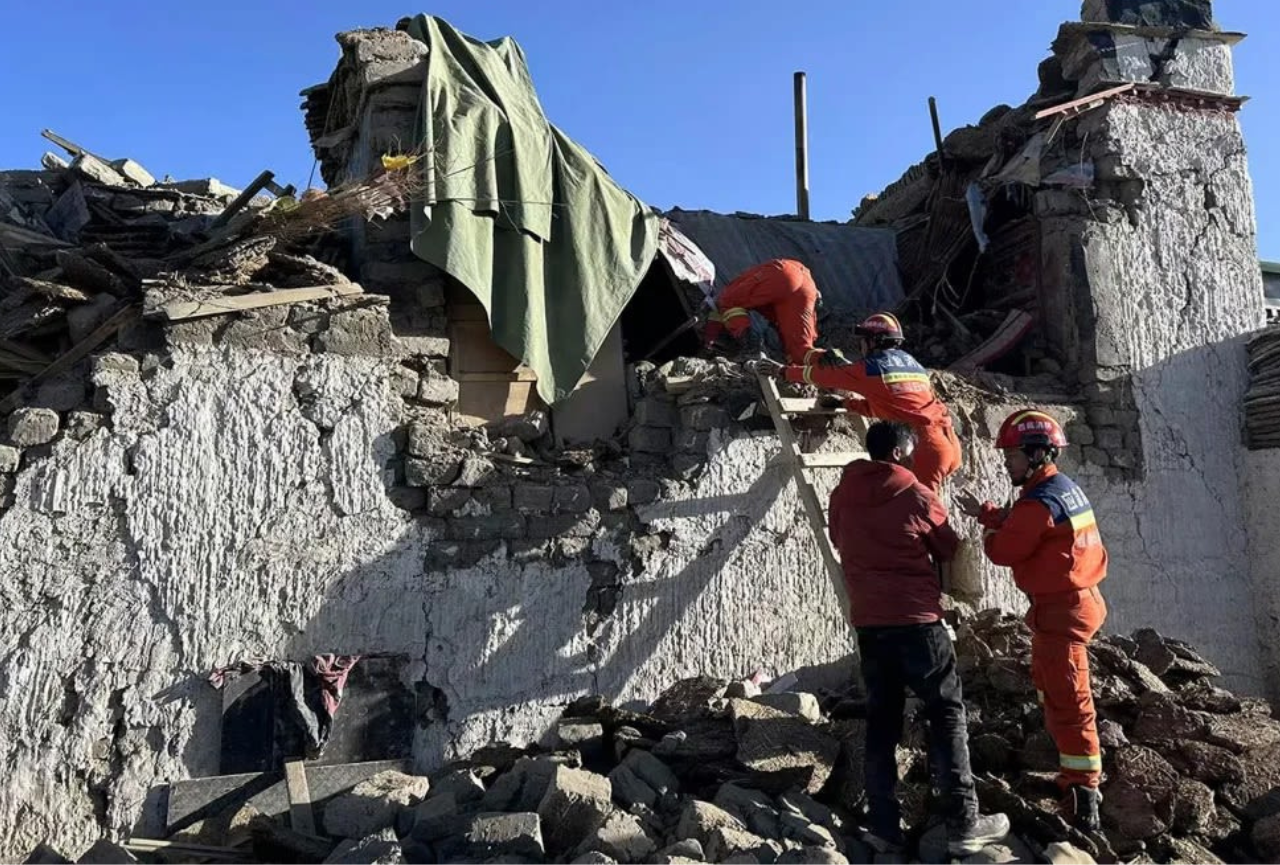 Devastador terremoto de magnitud 7,1 en el Tíbet: 95 personas muertas y más de 100 heridos