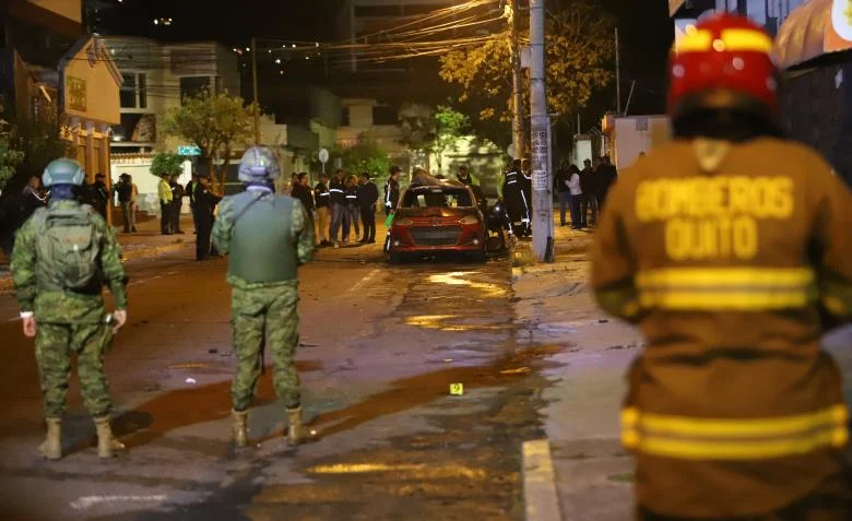Explosión de coche bomba en los exteriores de la Penitenciaria del Litoral