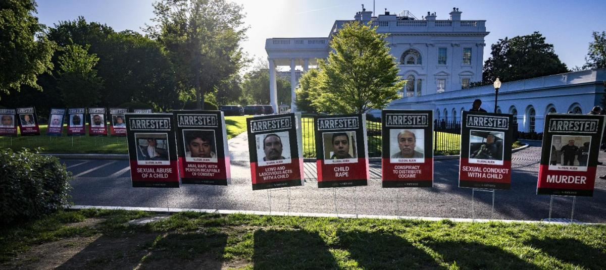 Fotos de 100 Inmigrantes Detenidos, publicadas en la Casa Blanca