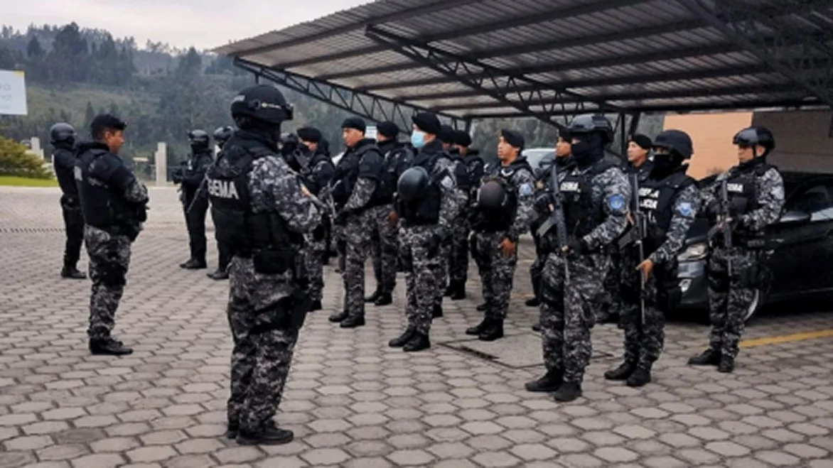 Fiscalía investiga a cinco policías por secuestro y extorsión