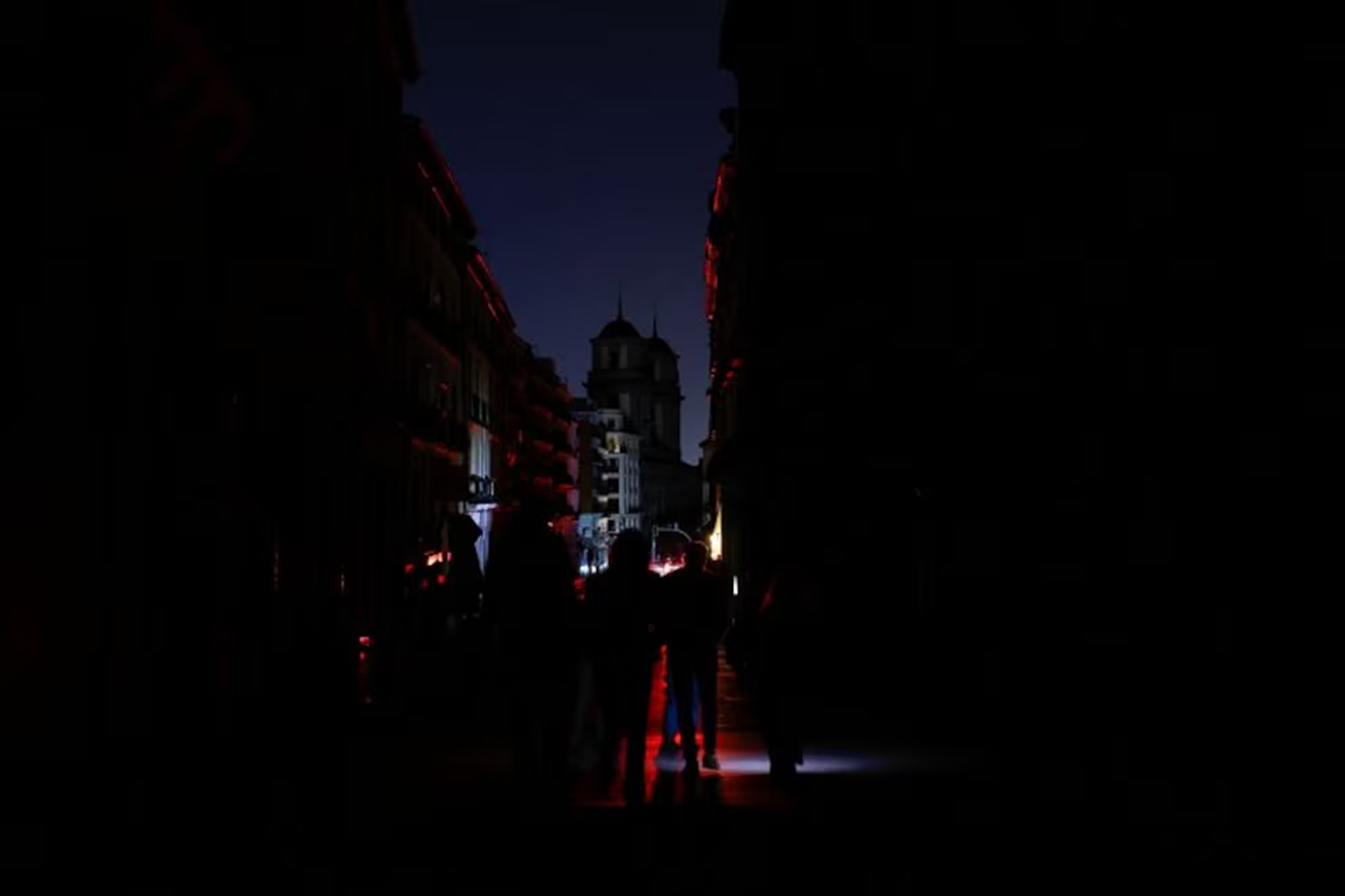 El apagón masivo en España deja al menos cinco víctimas