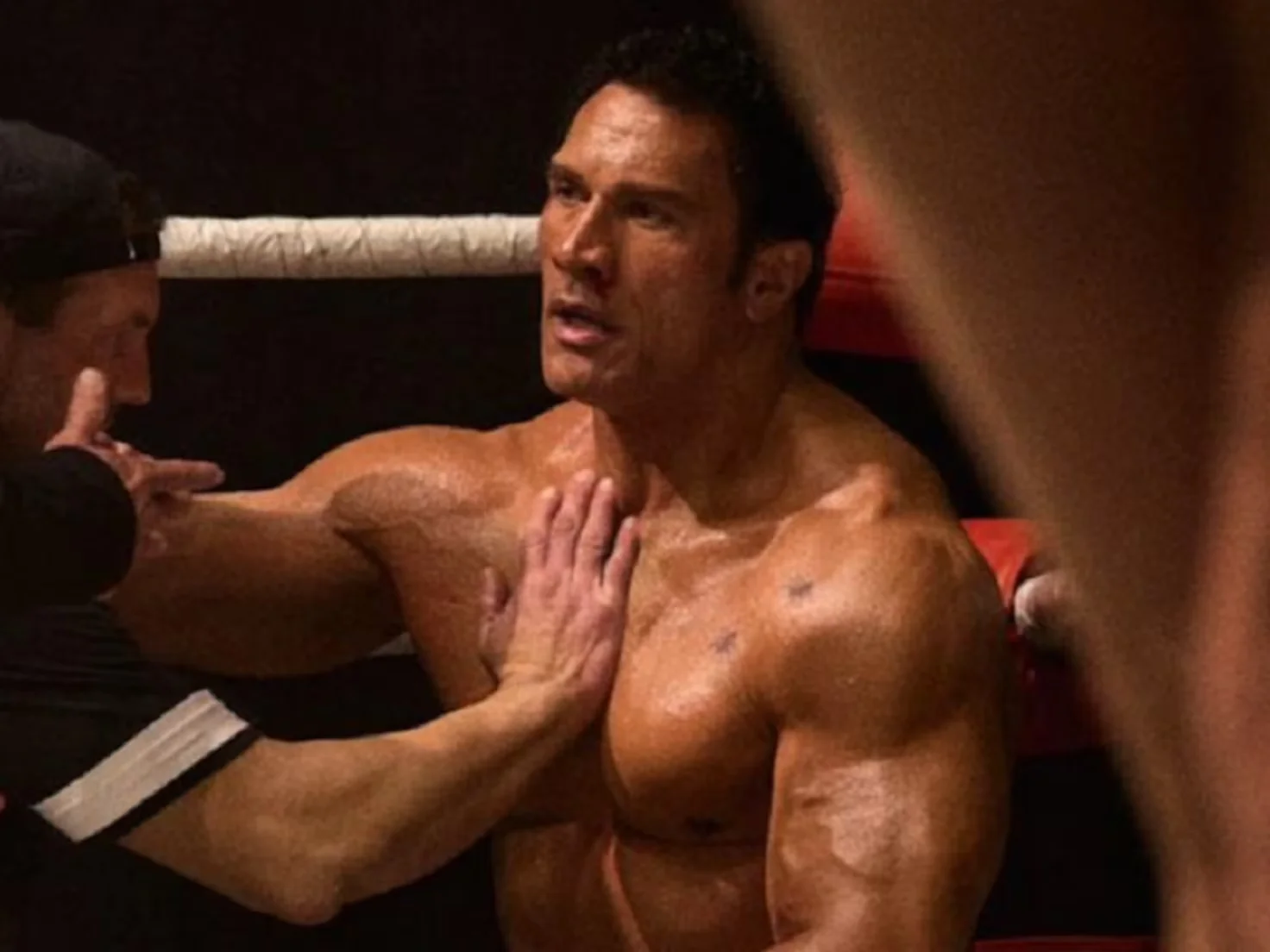 Dwayne Johnson se transforma para ‘The Smashing Machine’