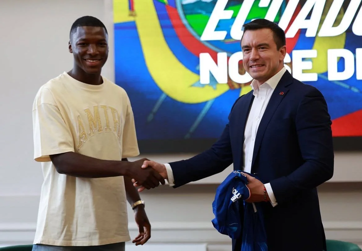 El Presidente Noboa se reunió con Moisés Caicedo en Reino Unido