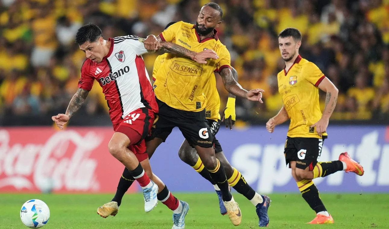 River Plate venció a Barcelona 3-2