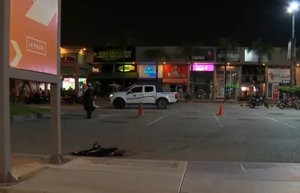 Hombre baleado con fusil en La Aurora Daule