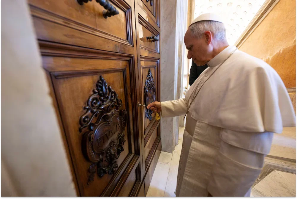 Imagen destacada: Enmendar y reformar la Constitución y leyes para reactivar la economía y recuperar la paz.