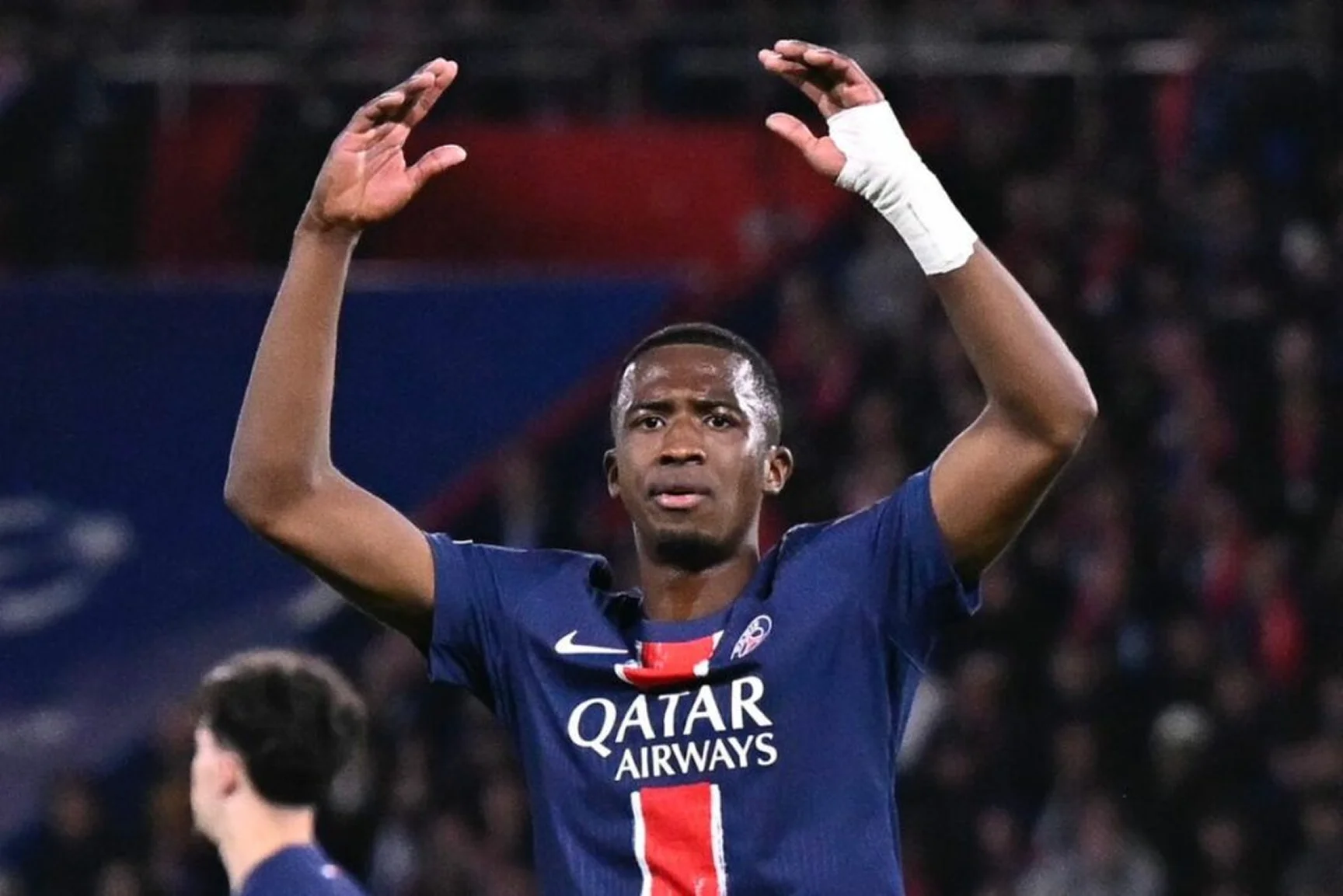 Willian Pacho incluido en el 11 ideal de la Ligue 1