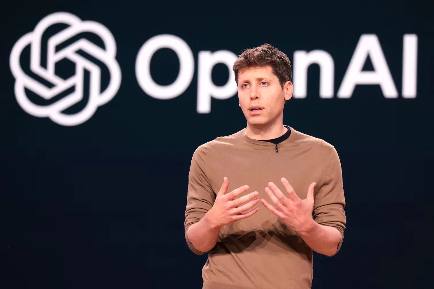Alianza de OpenAI y Jony Ive de 6.500 millones de dólares sacude a Apple