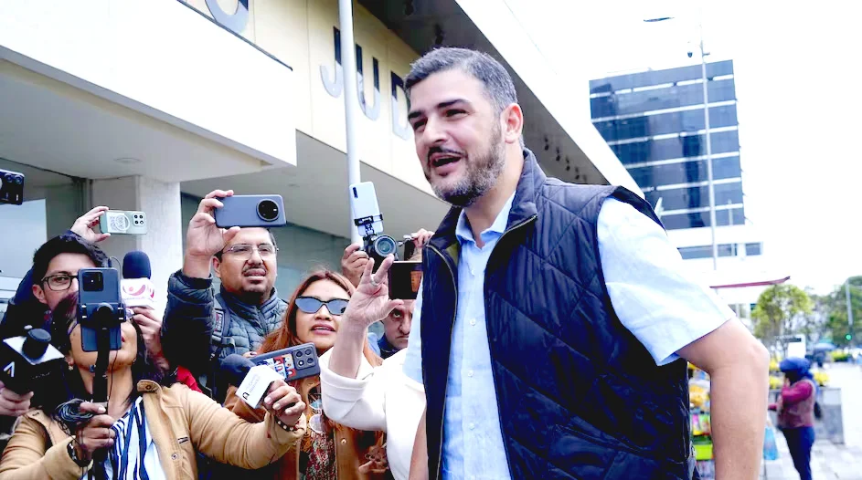 Aquiles Álvarez llegó a audiencia de Triple A en Quito