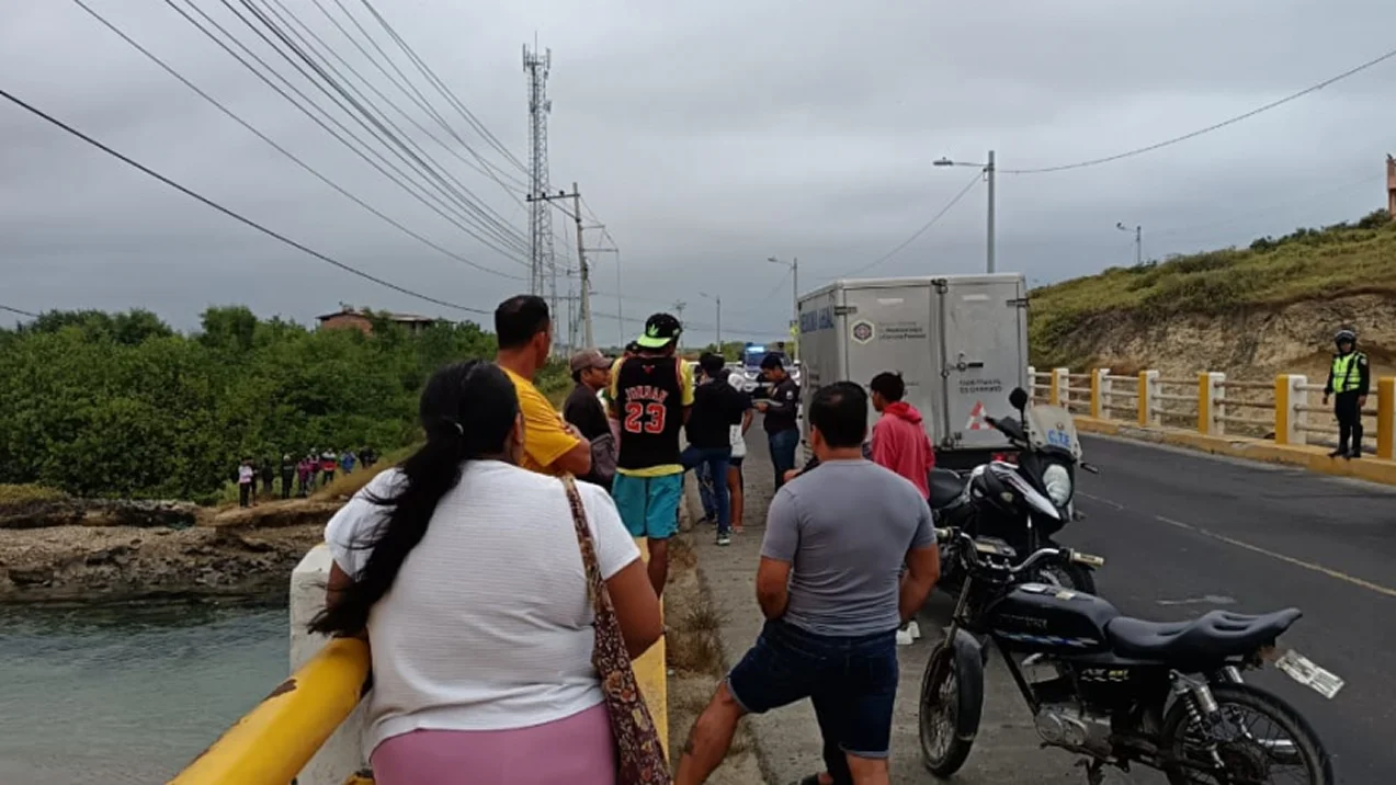 Joven hallado colgado en puente de Punta Carnero