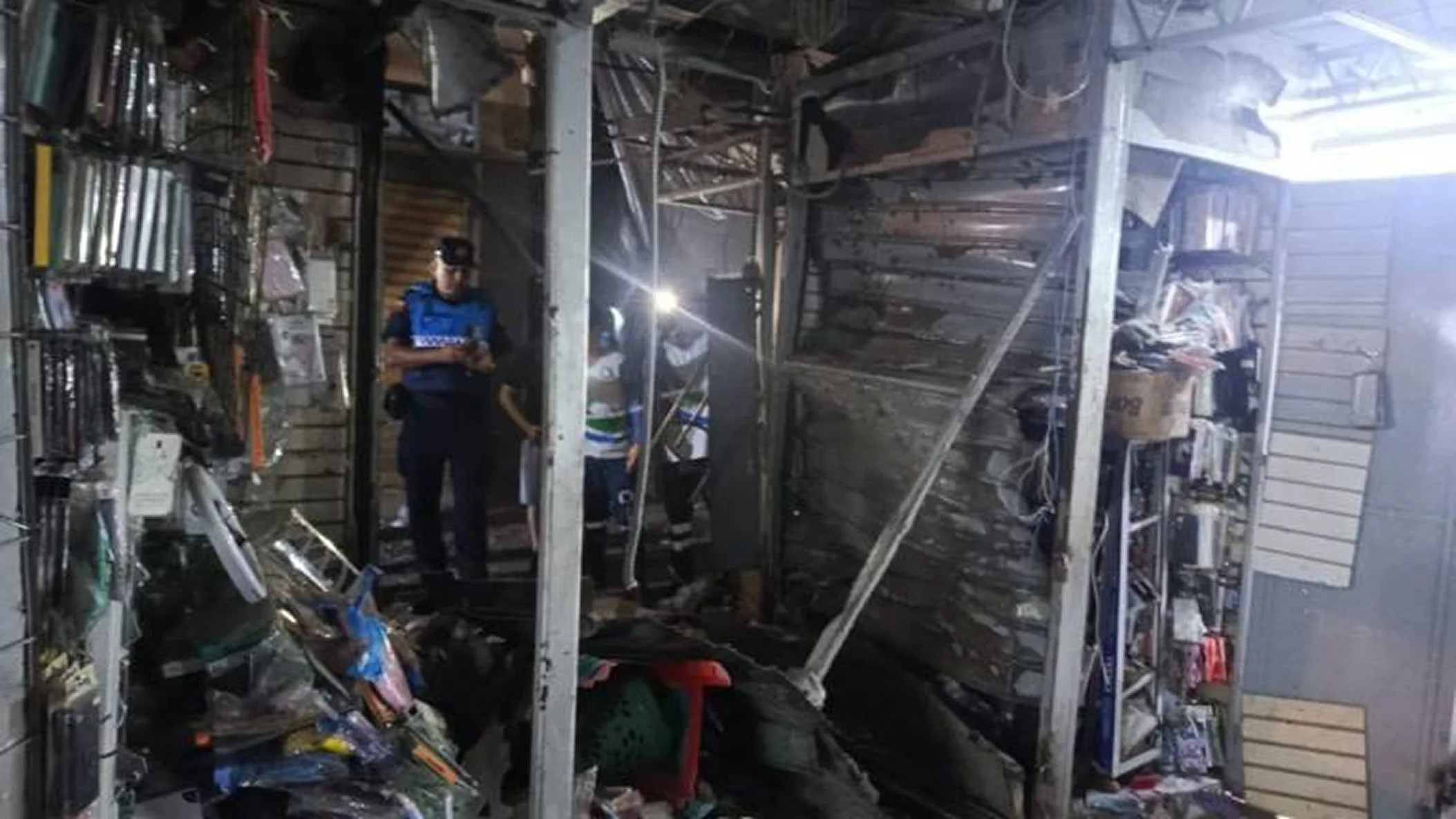 Atentado con Explosivos Destruye Locales en La Bahía
