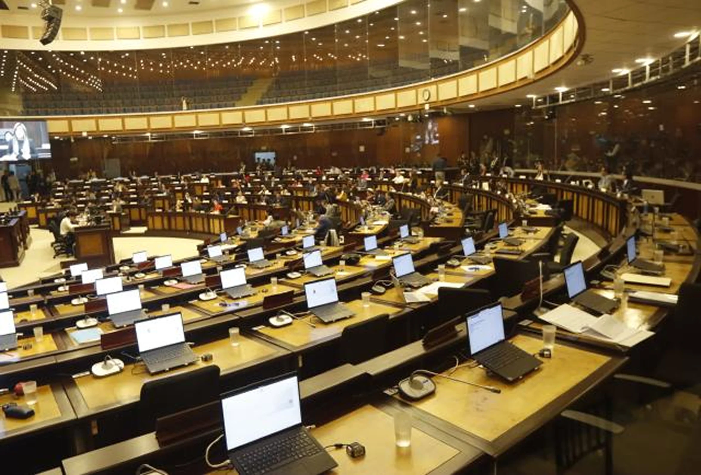 Asambleístas multados por inasistencias: lista completa y reacción política