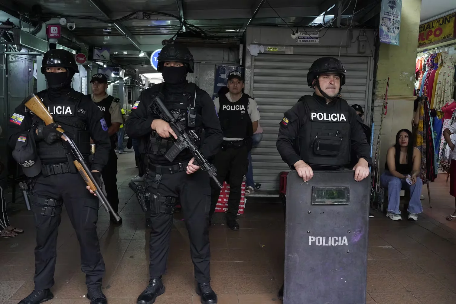 Operativo Policial Refuerza Seguridad en el Sector de la Bahía tras Explosión