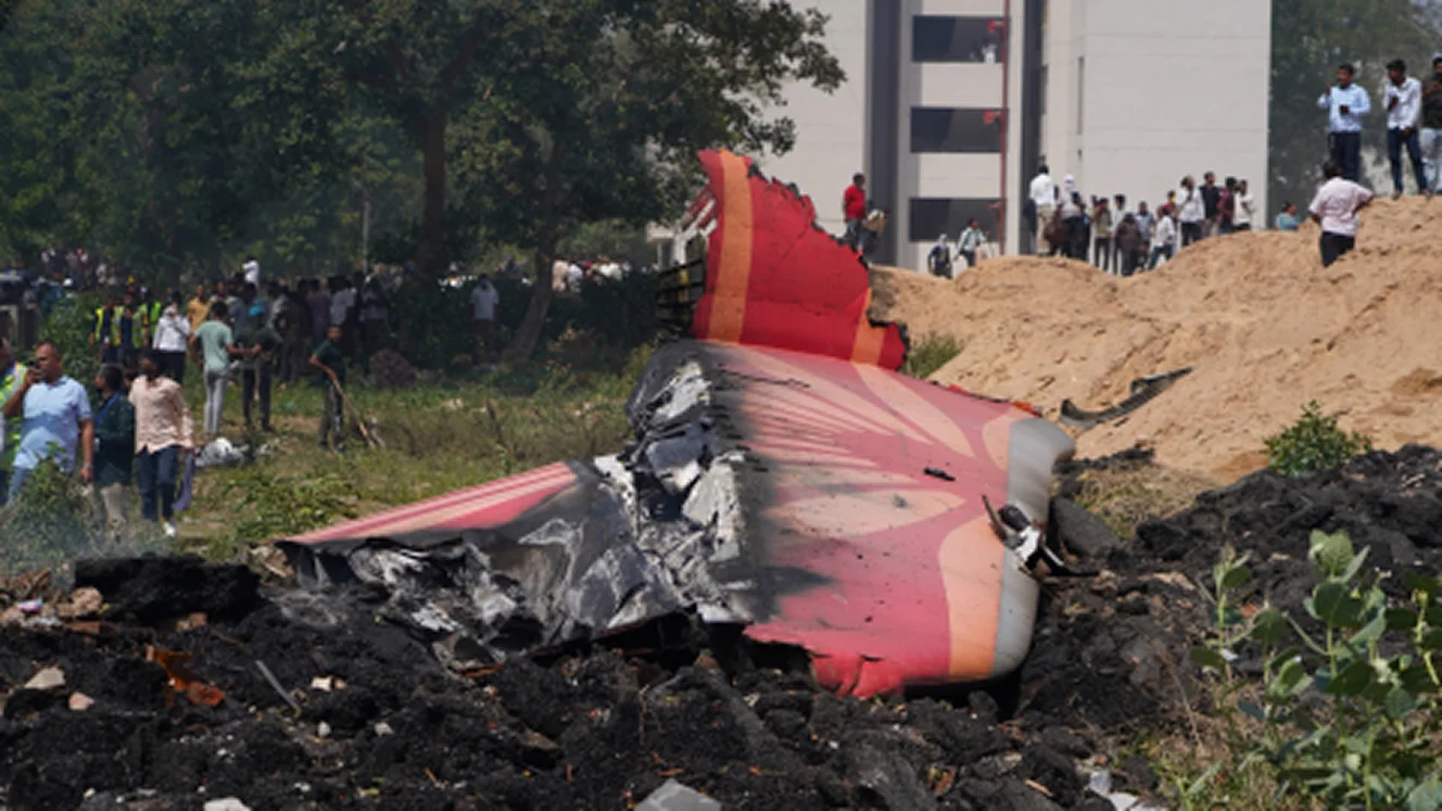 Al menos 204 muertos en un devastador accidente aéreo en India