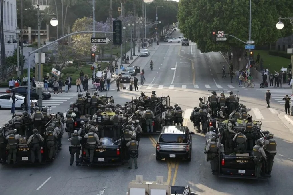 Consulado Ecuador Los Ángeles refuerza asistencia a migrantes ecuatorianos ante protestas