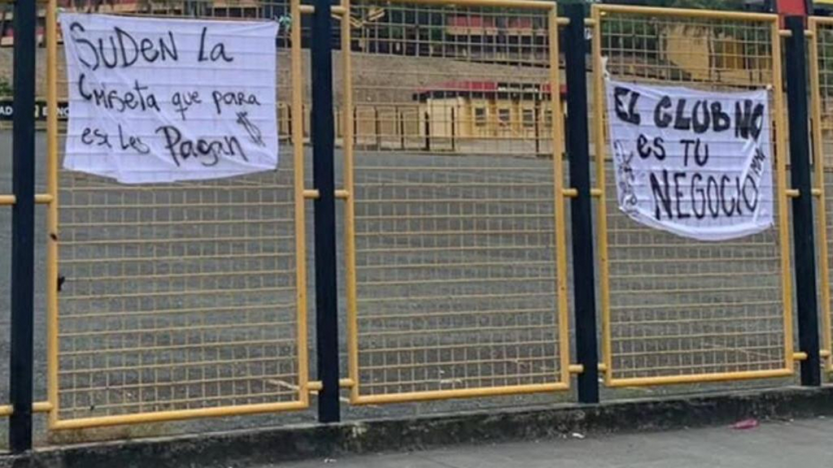 Carteles con Mensajes Contundentes: Barcelona SC en el Ojo del Huracán