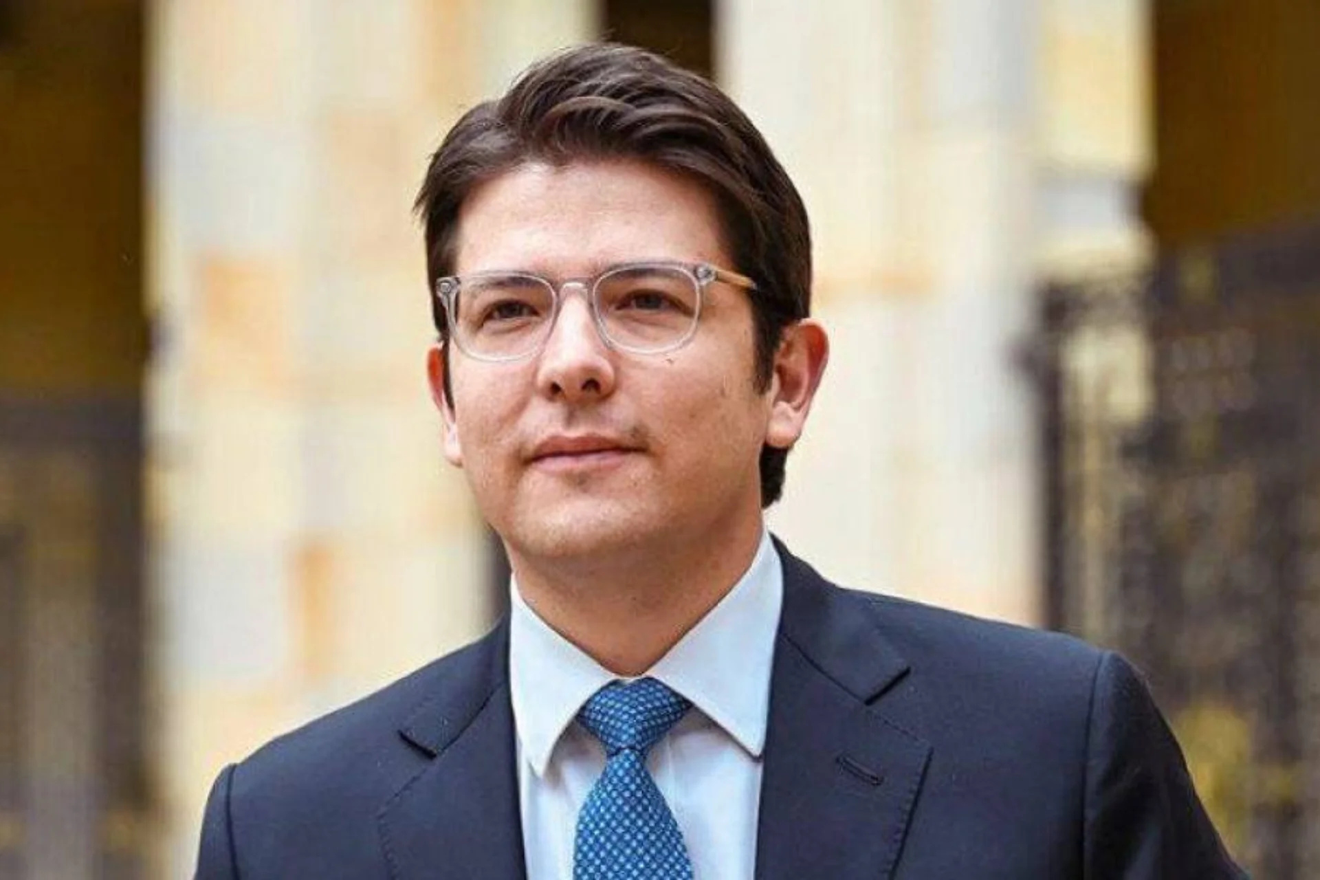 Senador colombiano Miguel Uribe Turbay es intervenido de urgencia por hemorragia cerebral tras atentado